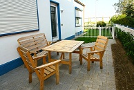 Große Ferienwohnung in Haffkrug bei Scharbeutz; direkte Strandlage mit Meerblick. Weiteres Foto der Terrasse.